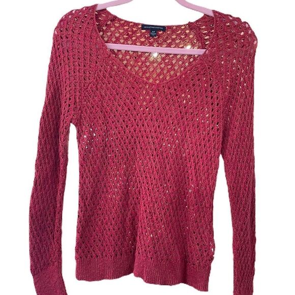 ❣️5/$50 American Eagle Woman’s Sweater Burgundy size small - Picture 1 of 1
